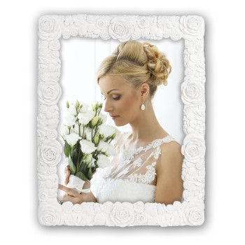 Portafoto in resina «Rose bianche» Cm. 23x18 – Foto Cm....